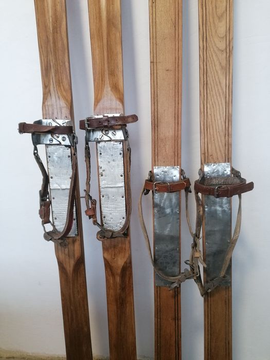 Stare narty zabytkowe