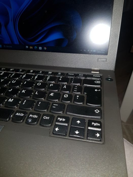 Lenovo thinkpad x270 Intel i5  6 gen 2,4 ghz 8 gb ram 240 ssd win 11