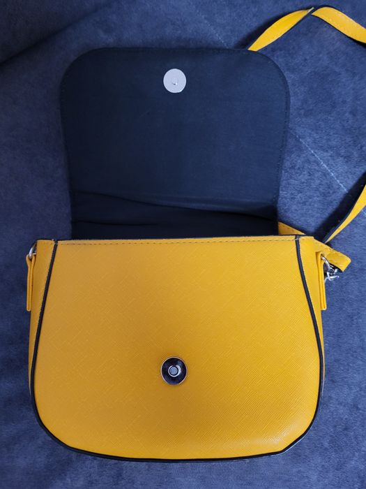 Musztardowa mała torebka