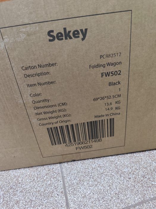 Wózek sekey dla dwójki dzieci plaża.