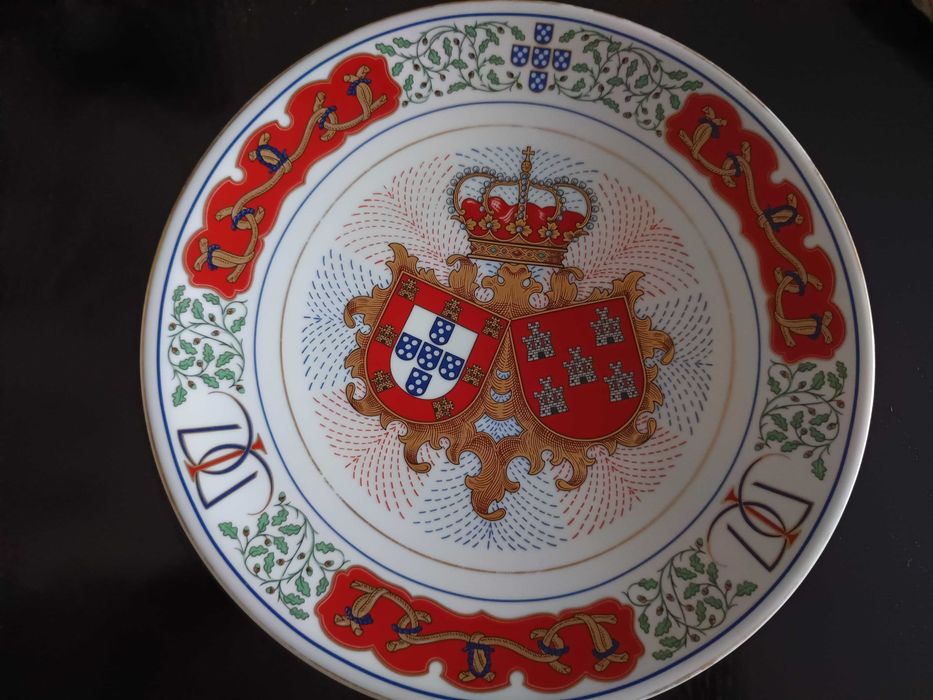 Prato em porcelana em homenagem ao casamento de D.Duarte e Dona Isabel