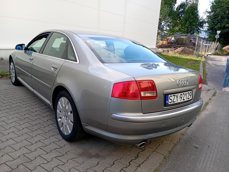 Audi A8 D3 Quatro V8