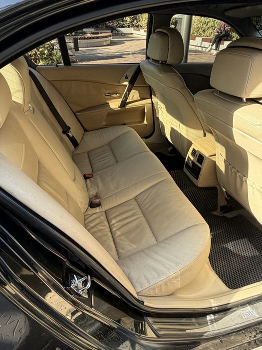 BMW E60 2.5 газ/бенз 2005 автомат