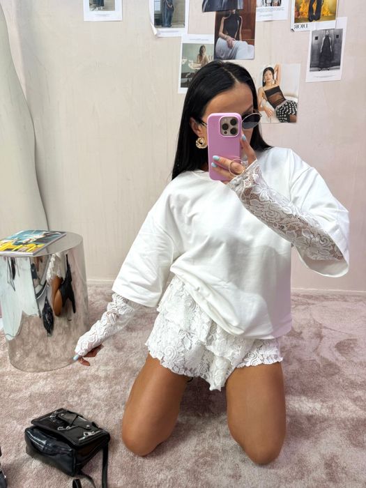 La Milla / t-shirt z koronkowym rękawem / biała oversize