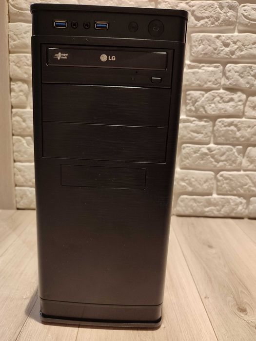 Komputer Ryzen 7 16x3.7 GHz/16GB DDR4/SSD/RX 570/Win10