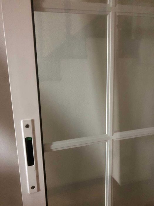 2 Janelas-Portas - sacadas de alumínio  (ver fotos)