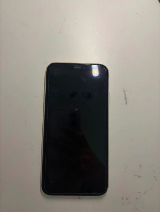 iPhone 11 branco 128GB