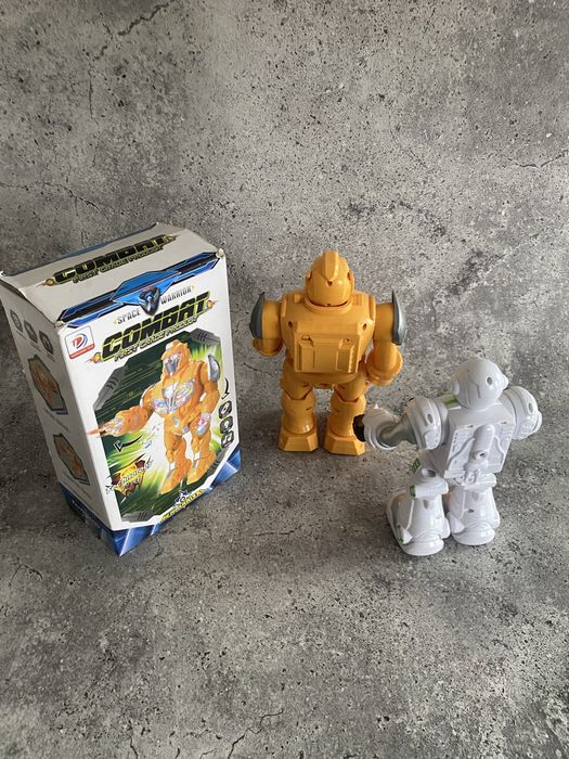 Дитячі іграшки транспорт машинки робокарилітаки потяги