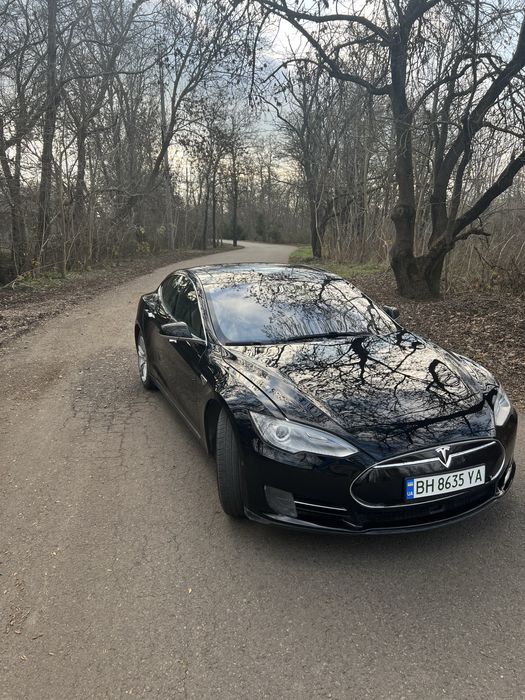 Tesla model S 90D 2015г