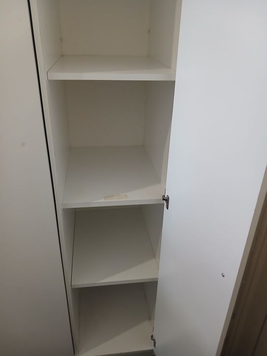 Armário seminovo em bom estado