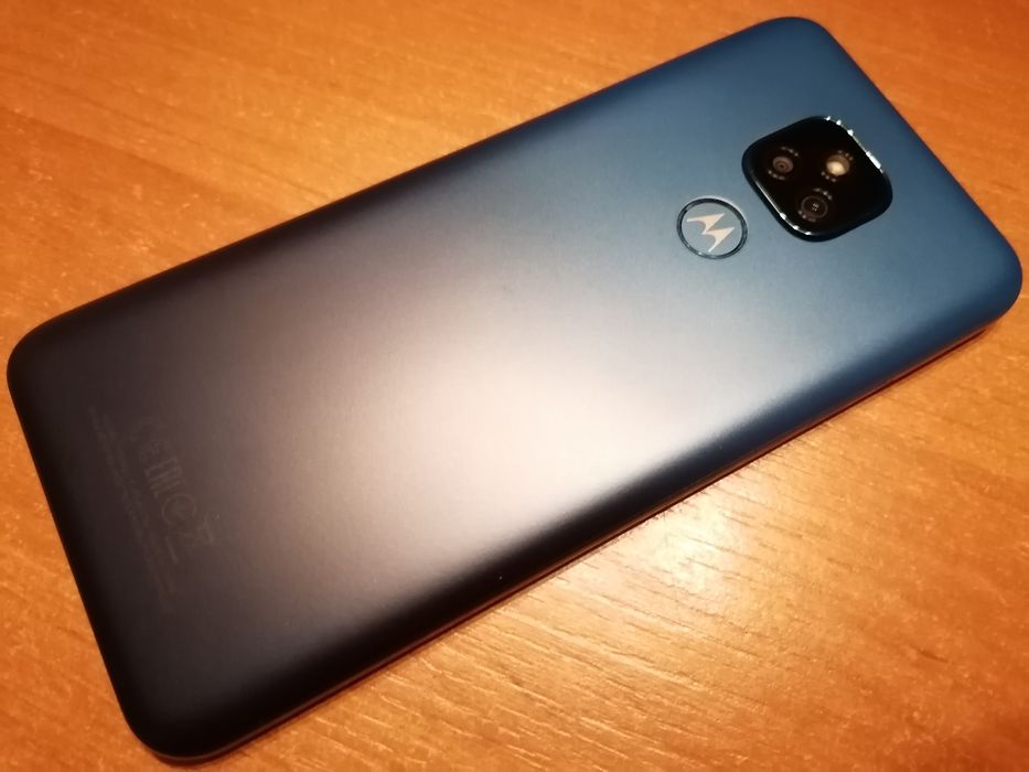 Motorola e7 Plus - Smartfon z Pamięcią 64GB/4GB + Etui GRATIS