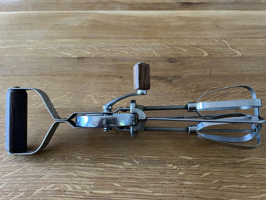 Ręczny mikser na korbkę retro Prestige