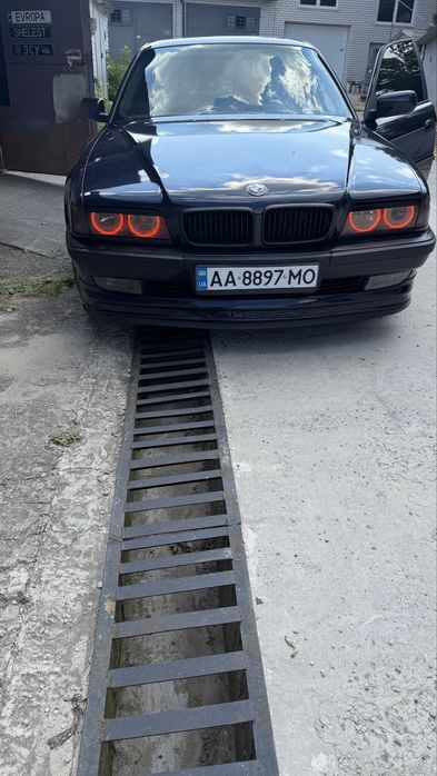 Бмв 730I 3,0 газ/бензин