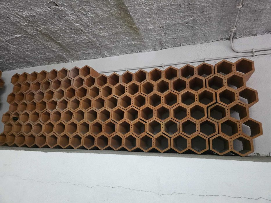 Tijolos de Barro para Garrafeira / Adega (Formato Hexagonal)