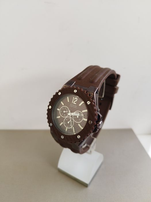 Relógio Guess modelo w11619g3.