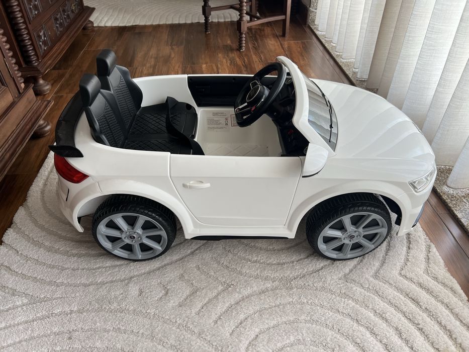 Carro audi branco