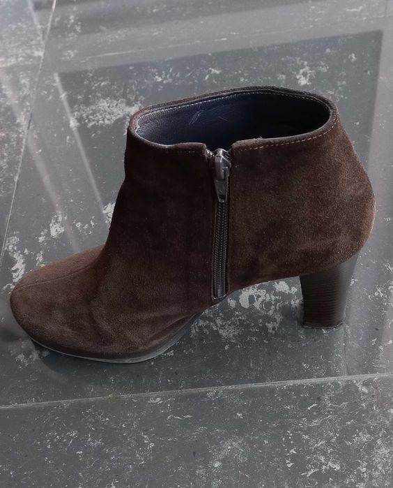 Botins / Botas cano baixo Castanhos Camurça Tam. 37 /38 - Feitos à mão