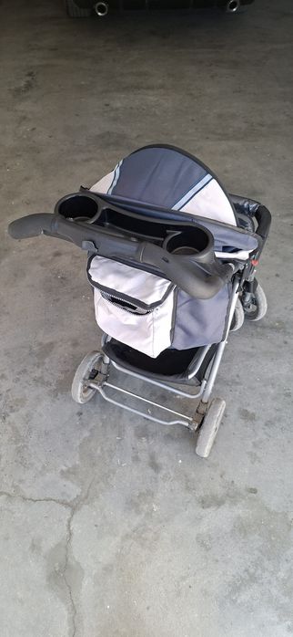 Carrinho de bebé da marca BebéSeguro + Ovo