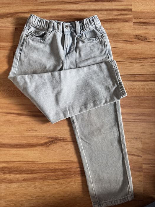 Spodnie jeansy proste na gumce z kieszeniami 116