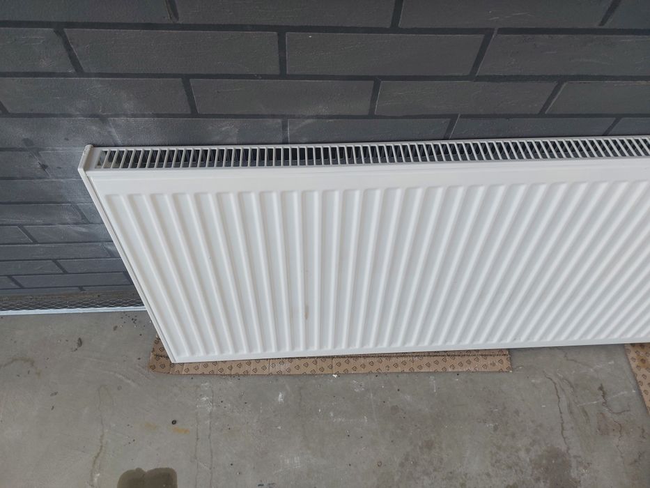 Grzejnik kaloryfer 140 x 60 x 5-6 zasilanie dolne dolny c11 cv11 c cv