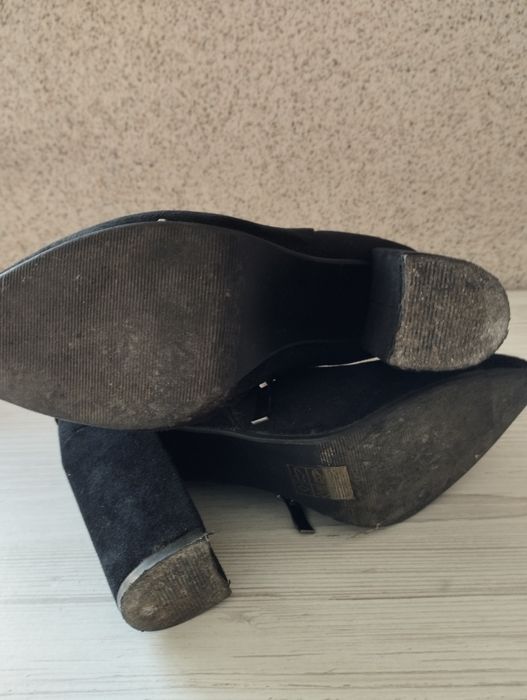 Продам ботинки в хорошому стані