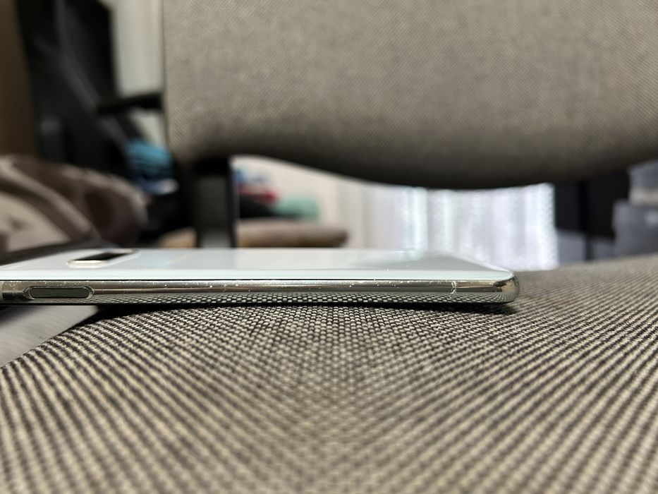 Samsung galaxy S10e white