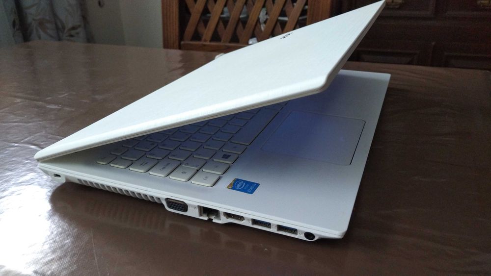 Portátil Acer Aspire 15.3" – Excelente Estado
