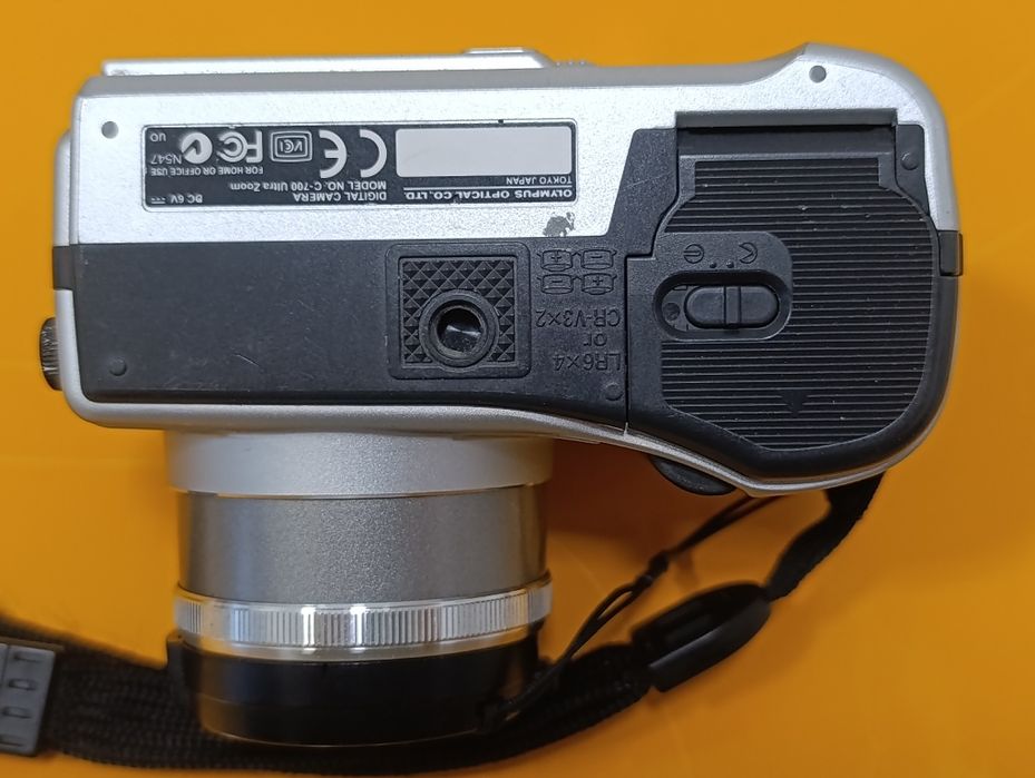 Aparat cyfrowy kompaktowy Olympus C-700, na baterie AA, retro 100% OK