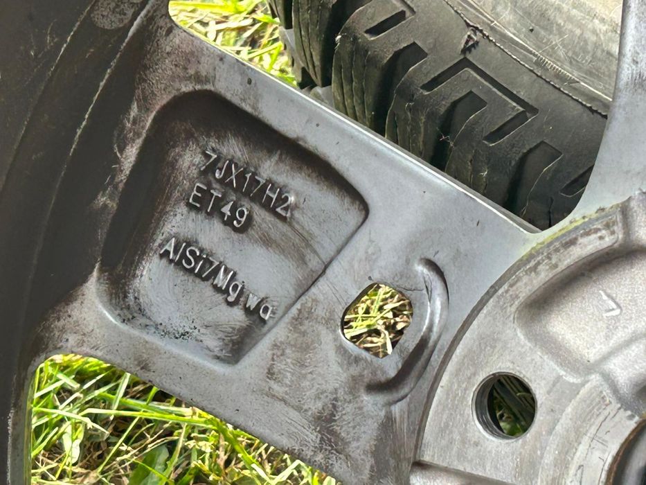 Seat  225/45/17 koła zimowe