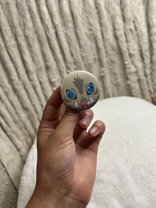 Значки з аніме персонажами клинку