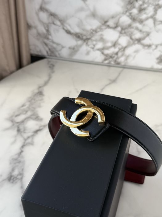 Paski Chanel Black Leather