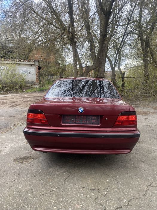 Бмв е38.