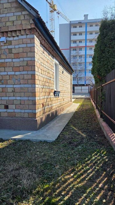 Продам півбудинку з ремонтом с.Нові Петрівці Вишгородського р-ну
