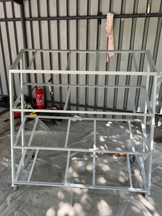 Stojak metalowy dla owoców i warzyw