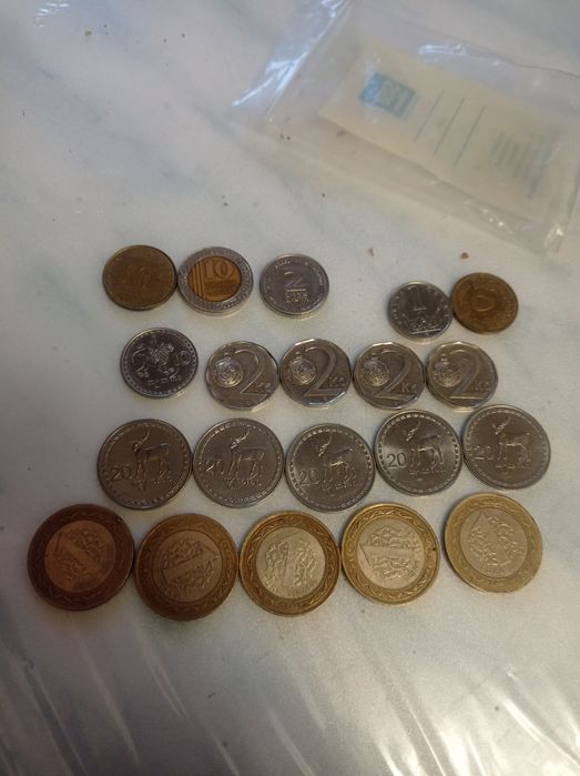Монеты разных стран.