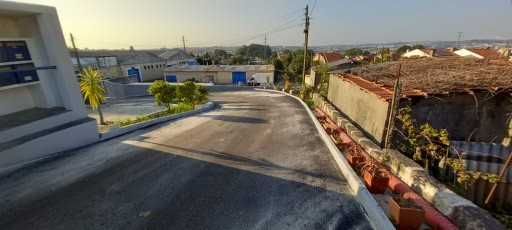 Pequenos Armazéns - Boxes de 10 e 15 m2 - Oliveira do douro