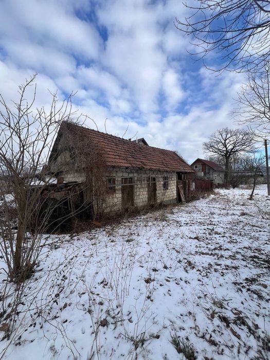 Будинок з ділянкою 15 соток біля Львова