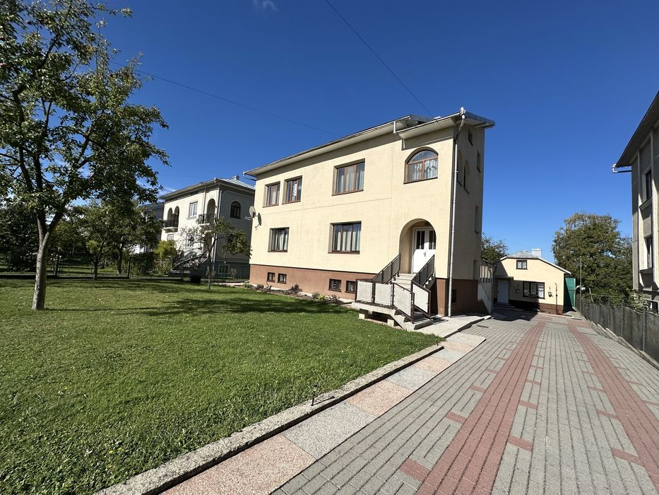 Терміновий продаж будинок з ремонтом все залишається ,ділянка 20 сотих