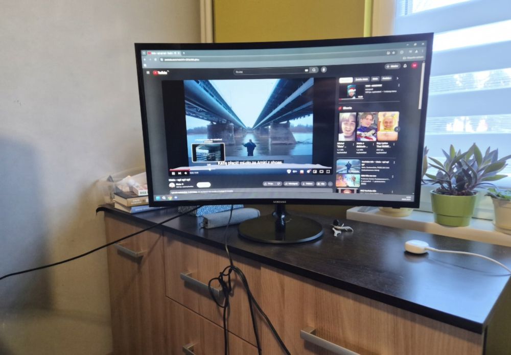 Monitor 32 cale zakrzywiony