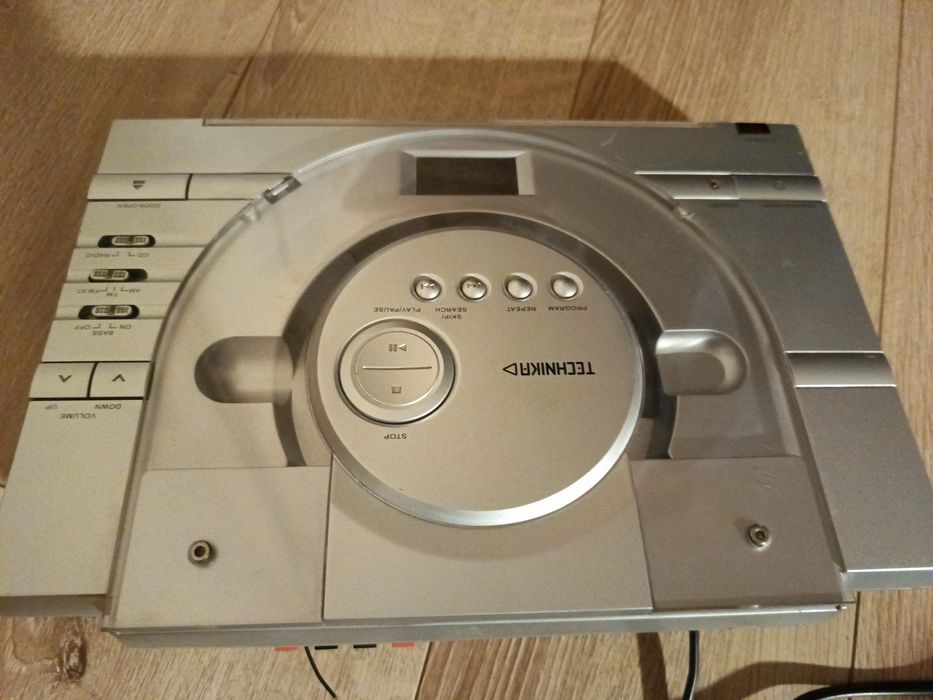 Odtwarzacz Technika, model MC-307.