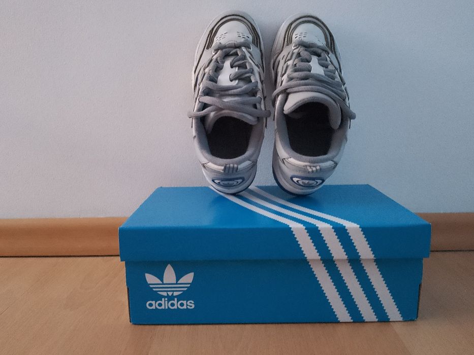 Buty Adidas model adi 2000