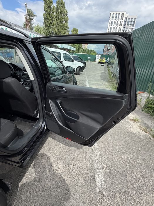 Volkswagen Passat 2009 VIN WVWZZZ3CZAE008190 фото оголошення 8 з 17