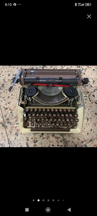 Máquina de escrever a funcionar bem