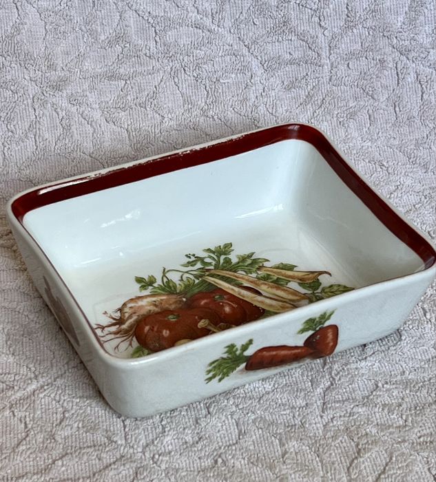 Pequena travessa design vegetais vintage