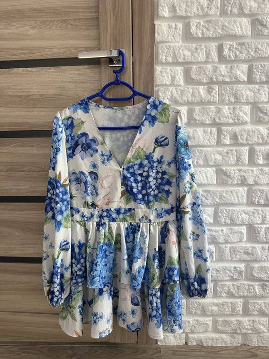 Продам нову сукню с-м