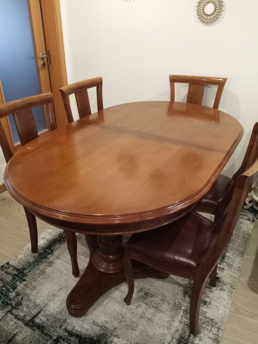 Mesa de sala estilo clássico