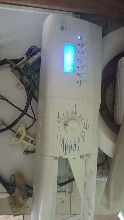 Запчастини на пральну машину  Whirlpool AWG9100.