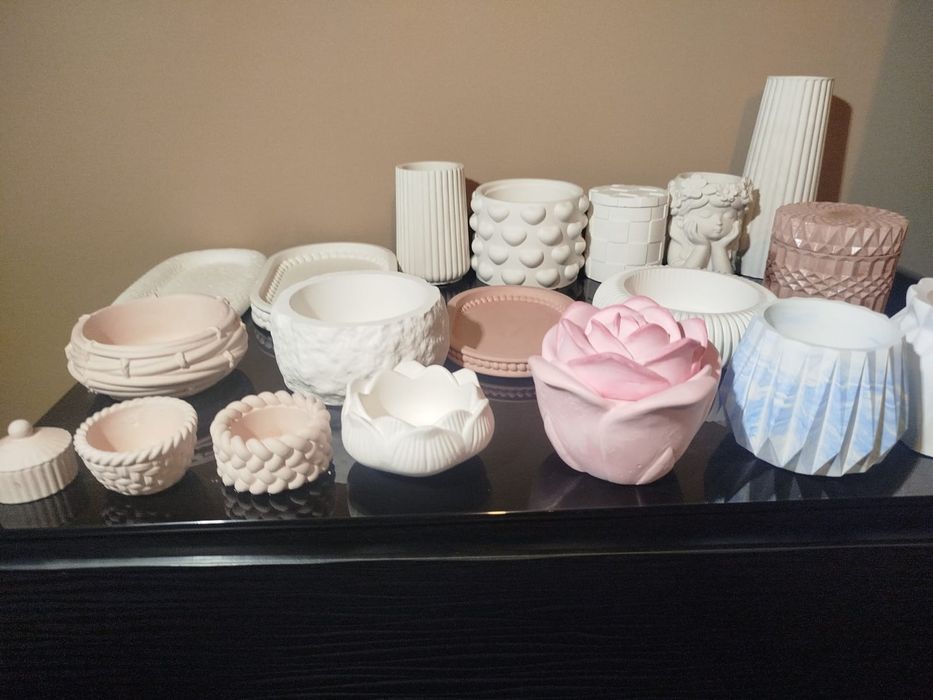 Peças de gesso prontas para velas