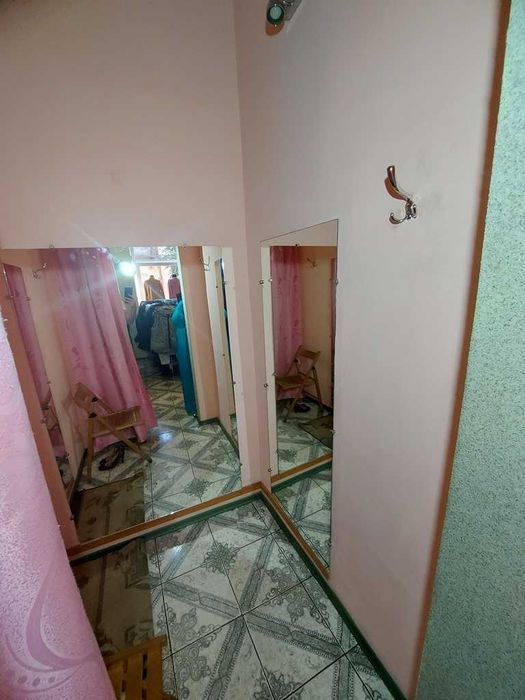 Продається приміщення комерційного призначення...