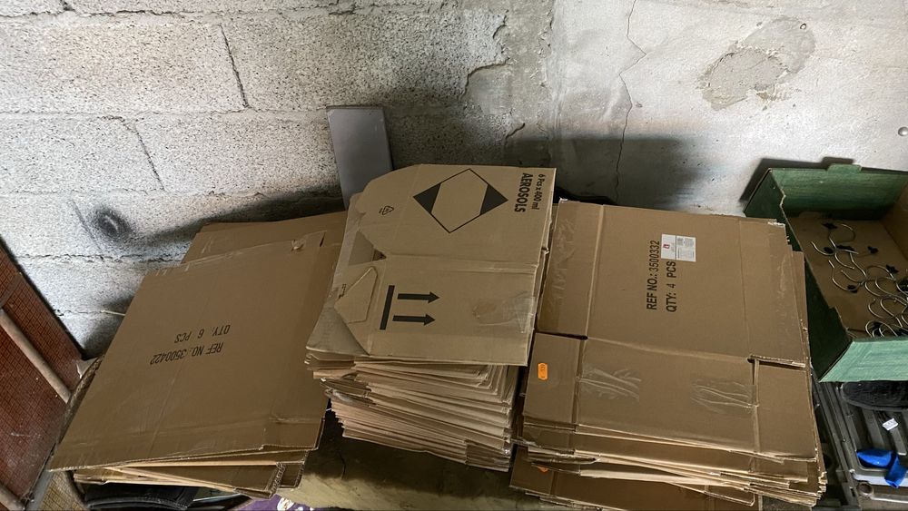 Caixas cartão usadas